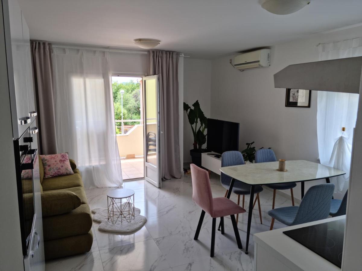 Apartments Zoretic مالينسكا المظهر الخارجي الصورة