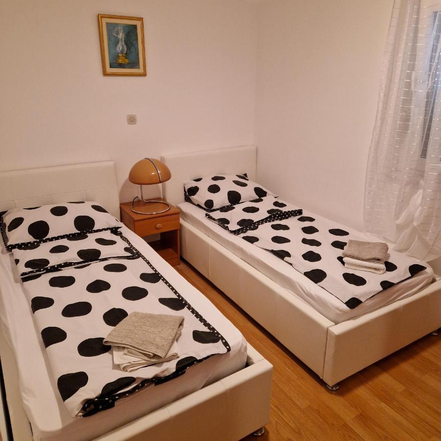 Apartments Zoretic مالينسكا المظهر الخارجي الصورة